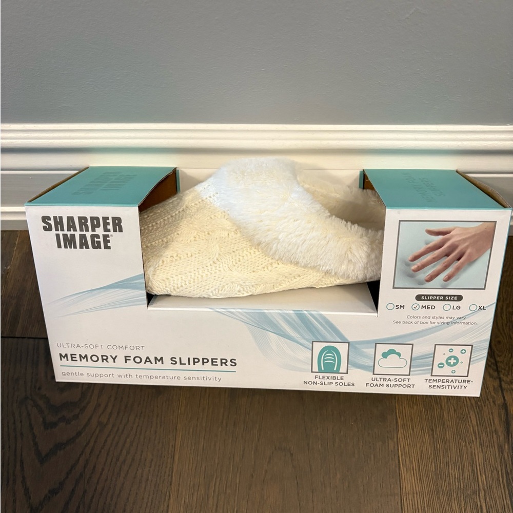 Memory foam indoor slippers new in box sz 8/9 ret $99